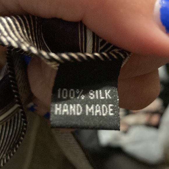 Bundle of four pocket hanky’s - Picture 3 of 7